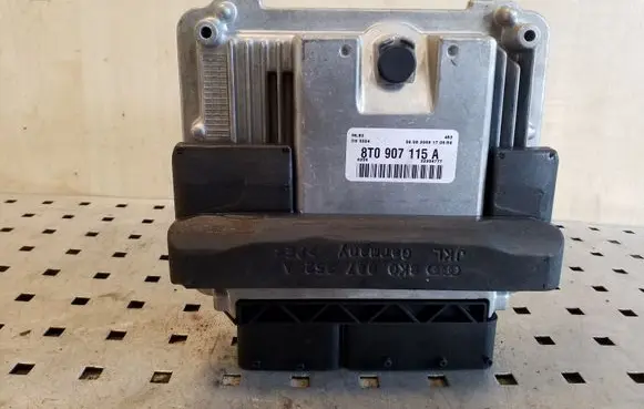 Audi A5 8T 8F Engine control unit/module 8T0907115A