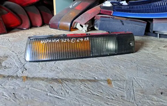 Mazda 323 F Front indicator light 21061311