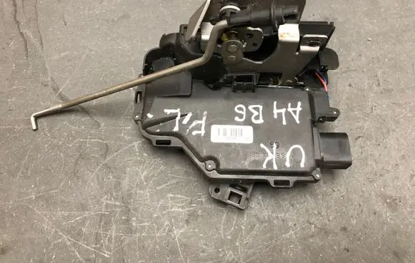 Audi A4 S4 B6 8E 8H Front door lock 8E2837015C