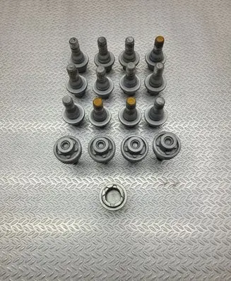 Opel Mokka B Nuts/bolts 