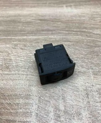 BMW 7 E38 Panel lighting control switch 8360843