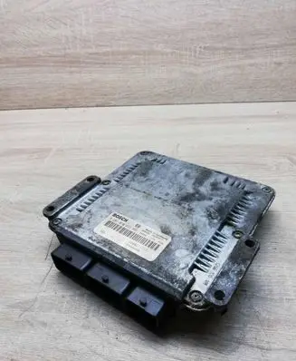 Renault Laguna II Engine control unit/module ECU 8200211711 0281010637