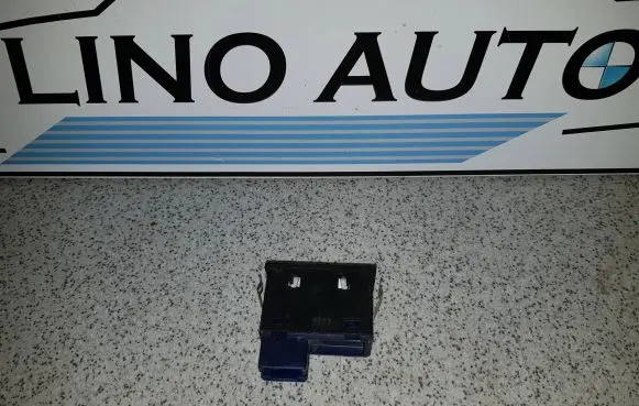 BMW 5 E39 Tailgate opening switch 61318365579