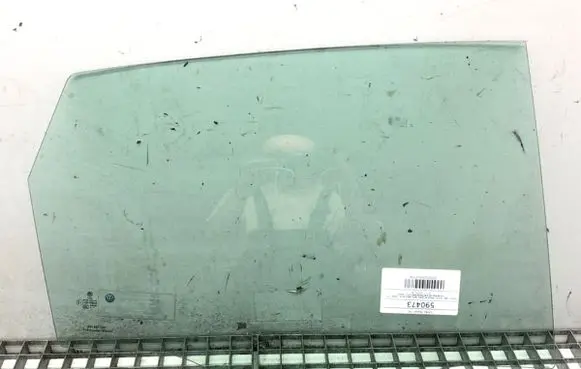 Volkswagen Polo VI Rear door window glass 2G4845026