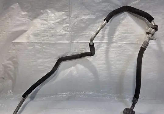 Mercedes-Benz C W204 Air conditioning (A/C) pipe/hose A2048302416