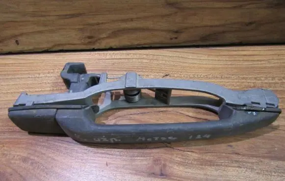 Mercedes-Benz E W124 Front door exterior handle
