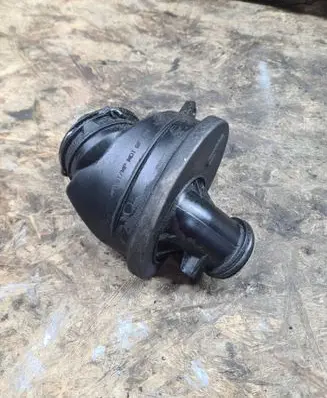 Mercedes-Benz E W211 Intake resonator A6110981607