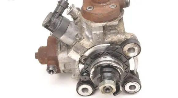 Volvo XC70 Fuel injection high pressure pump 31272896