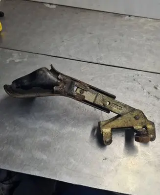Mercedes-Benz Vito Viano W638 Sliding door upper roller guide/hinge 15410RE