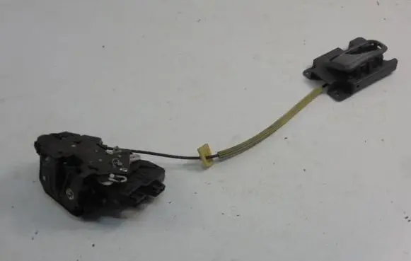 Volvo S70 V70 V70 XC Rear door lock P9152489