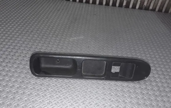 Peugeot 307 Front door window switch trim 