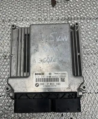 BMW 5 E60 E61 Engine control unit/module 7811151