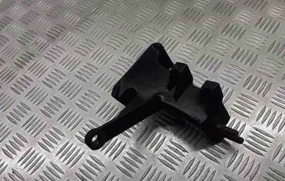 Volvo S80 Engine mounting bracket 074115369