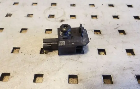Opel Zafira C Airbag deployment crash/impact sensor 13502577