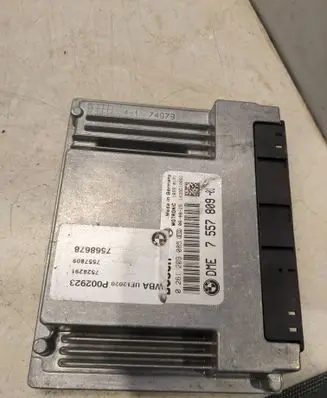 BMW 1 E82 E88 Engine control unit/module 0261209085 7557809 1039S10883