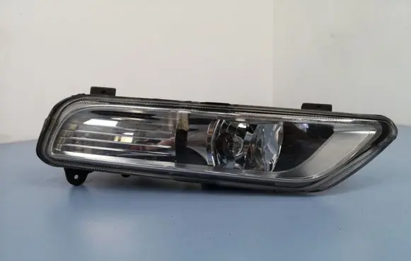 Volkswagen PASSAT B7 Front fog light 3AA941662 3AA941662E