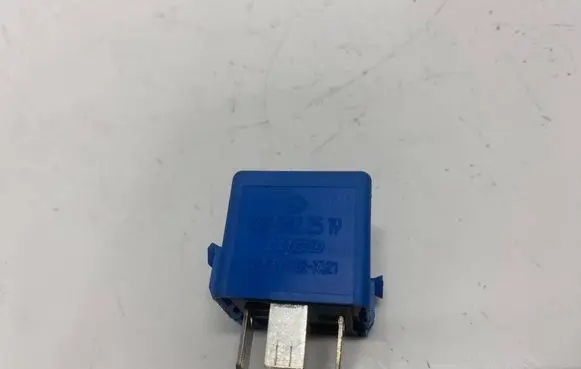 Mercedes-Benz A W169 Other relay 0025422519 v23134-a52-x321