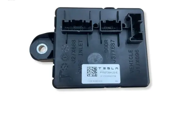 Tesla Model Y Engine control unit/module P153726420E