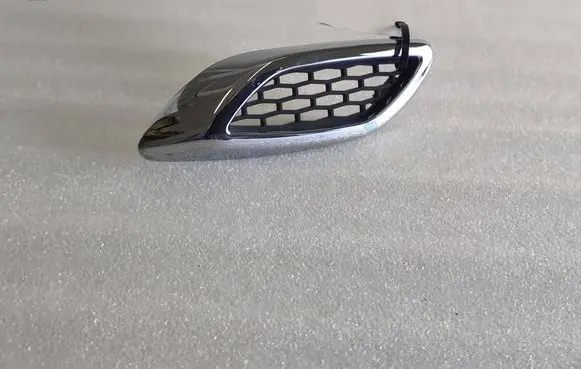 Maserati Levante Fender grill 670040331