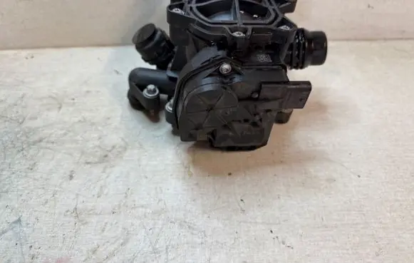 BMW 5 G30 G31 Thermostat/thermostat housing 7644811 90413 1153