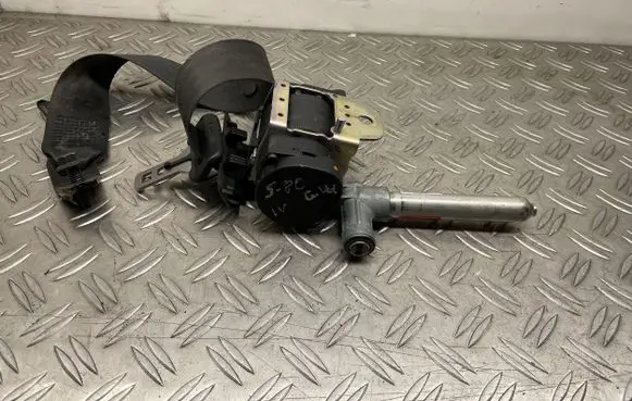 Volvo S80 Middle seatbelt (rear) 39869401