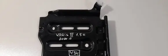 Toyota Yaris XP210 Battery box tray 000099