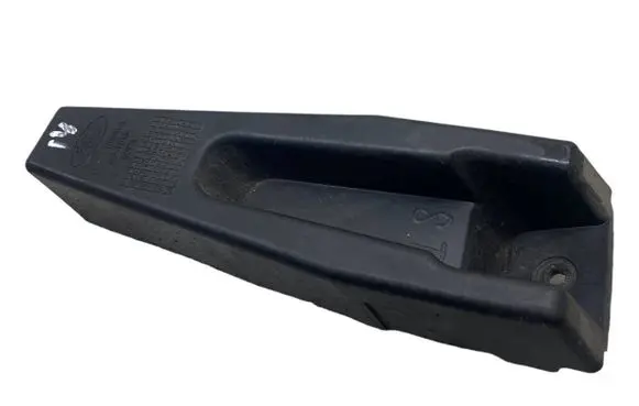 Ford Focus ST Rear bumper mounting bracket CM51A17B918A