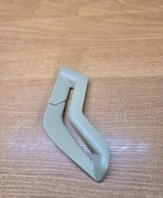 Volvo XC90 Seat belt trim 
