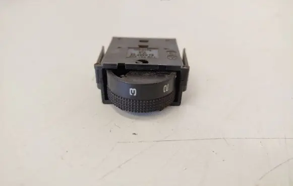 Volkswagen Transporter - Caravelle T4 Headlight level height control switch 04050702 7D3941333