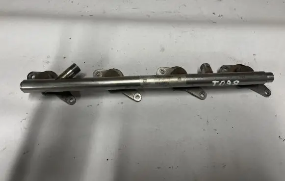 Mercedes-Benz CLS C218 X218 Fuel main line pipe A2780703395