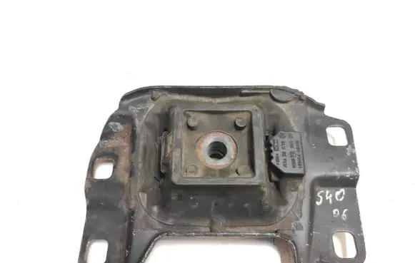 Volvo S40 Engine mount bracket 3M517M121