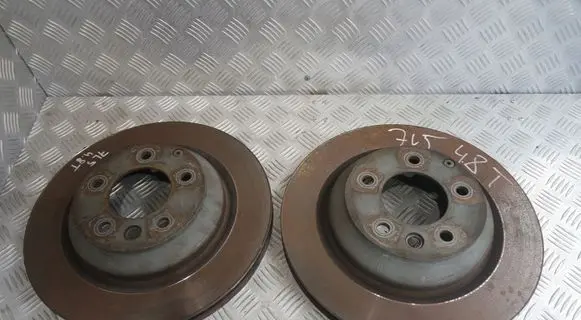 Porsche Cayenne (92A) Front wheel hub spindle knuckle
