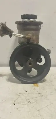 Toyota Avensis T250 Power steering pump 6m15304