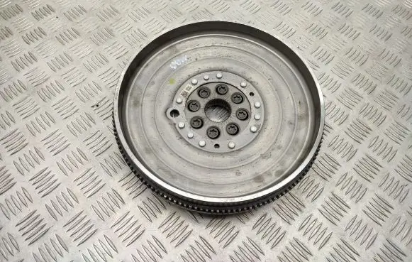 Mercedes-Benz B W246 W242 Flywheel A2700300305