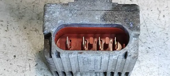 Coolant fan relay