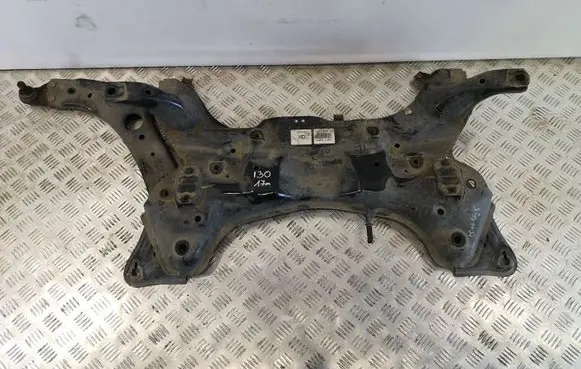 Hyundai i30 Front subframe 62401A6800