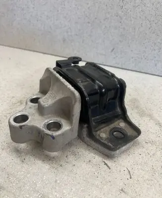 Engine mount bracket