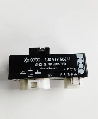 Volkswagen Golf IV Coolant fan relay 1J0919506H 898884000