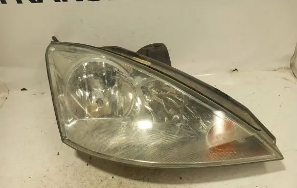 Ford Focus Headlight/headlamp e4175