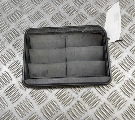 BMW 5 G30 G31 G38 Quarter panel pressure vent 9176945