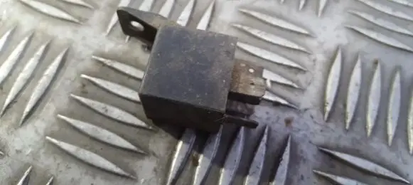 Mitsubishi Carisma Other relay SCB1M1240