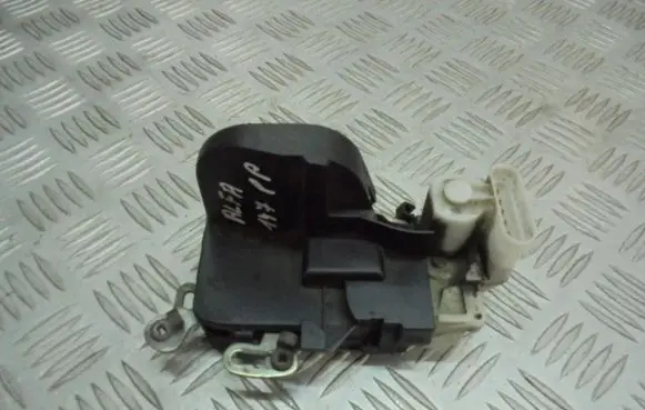 Alfa Romeo 147 Front door lock