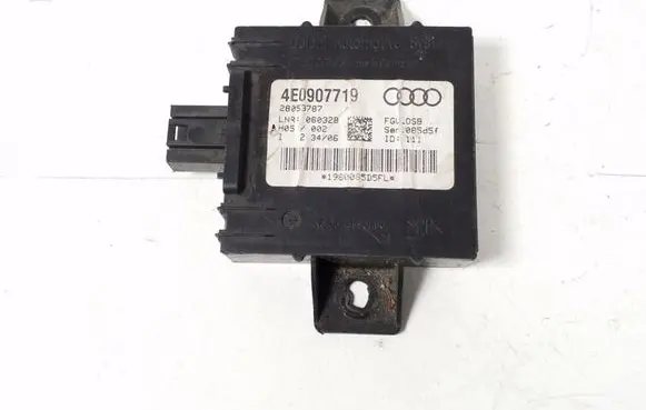 Audi A8 S8 D3 4E Alarm control unit/module 4E0907719