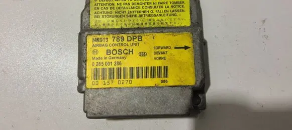 Mitsubishi Carisma Airbag control unit/module MR913789 001570270 0285001286