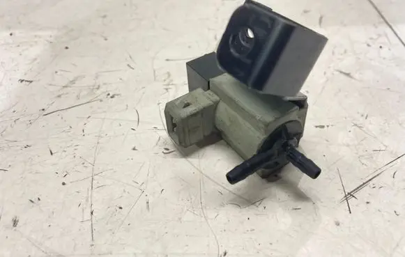 KIA Sportage Turbo solenoid valve 351202A450