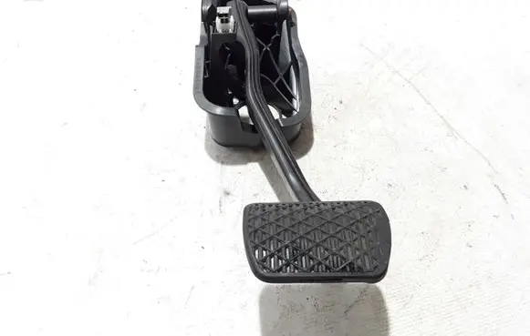 Mercedes-Benz E W213 Brake pedal A2052920007