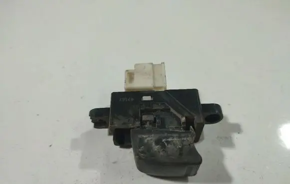 Nissan Almera Tino Electric window control switch