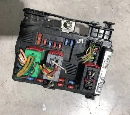 Citroen Xsara Picasso Fuse module U118470003L 9650618480