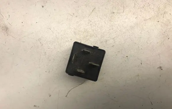Volkswagen Touran I Other relay 4H0951253A