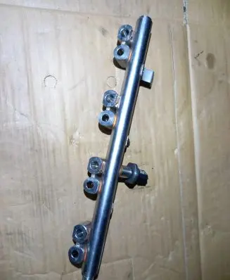 Hyundai Santa Fe Fuel distributor 